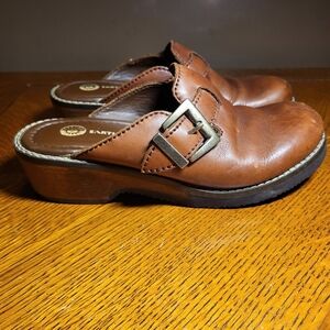 EARTH SHOE Vintage Leather Clogs With Decorative Buckle Women's Sz 7½